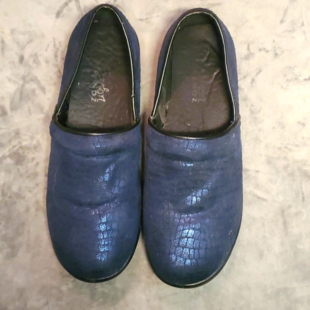 NWOT Blue Suede Clogs